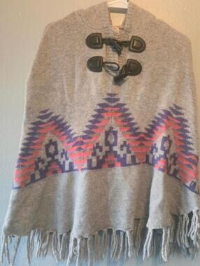 Arabella & Addison Aztec LAMBSWOOL WOMENS PONCHO TOGGLE HOODIE